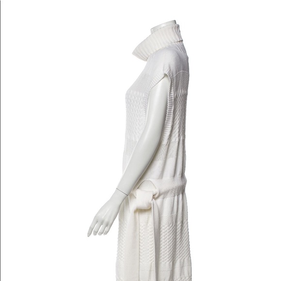 Whit wool knee length dress - Picture 4 of 5